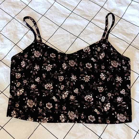 🦋2/$25🦋 Forever 21 floral cropped spaghetti strap top - Picture 1 of 3